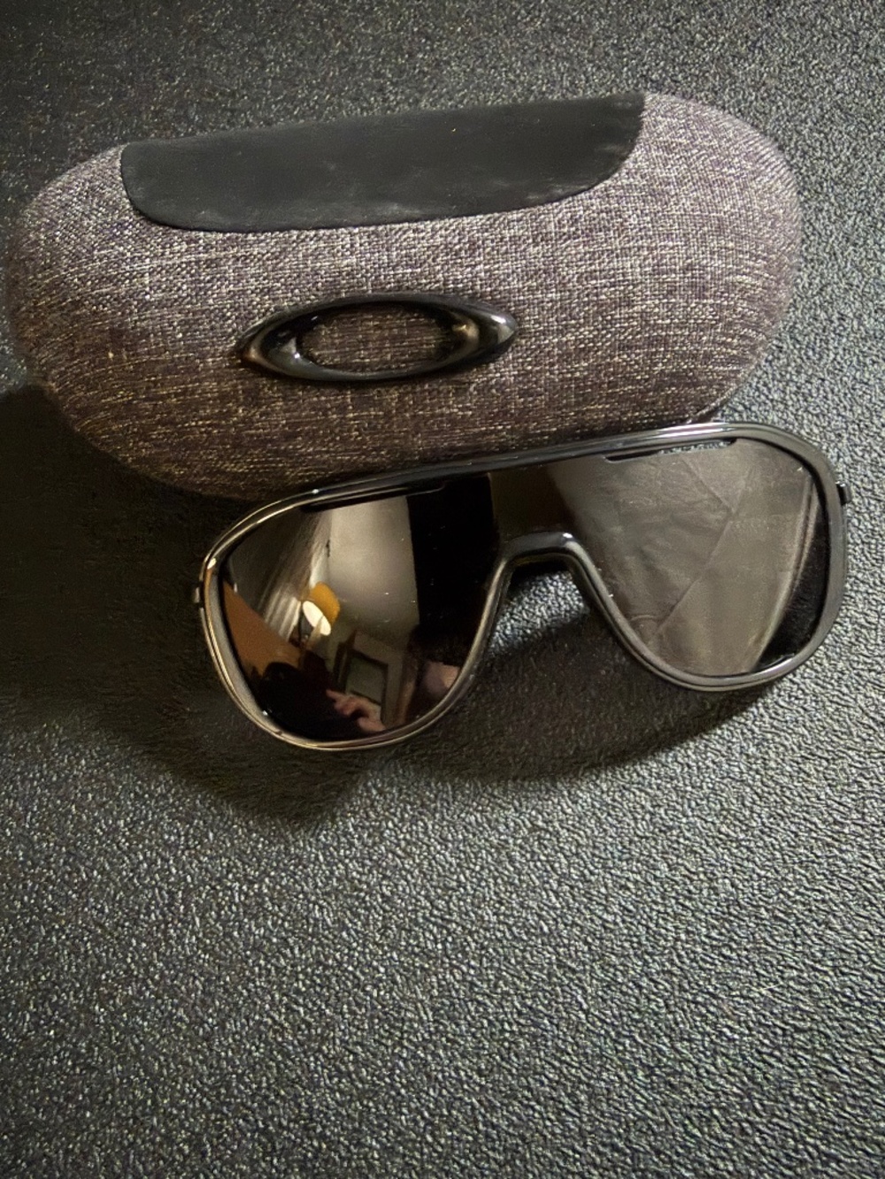 Oakley Outpace OO4133-01 Black Sunglasses + Case